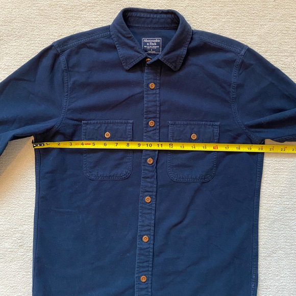 Abercrombie and Fitch navy collar button up - Picture 4 of 5